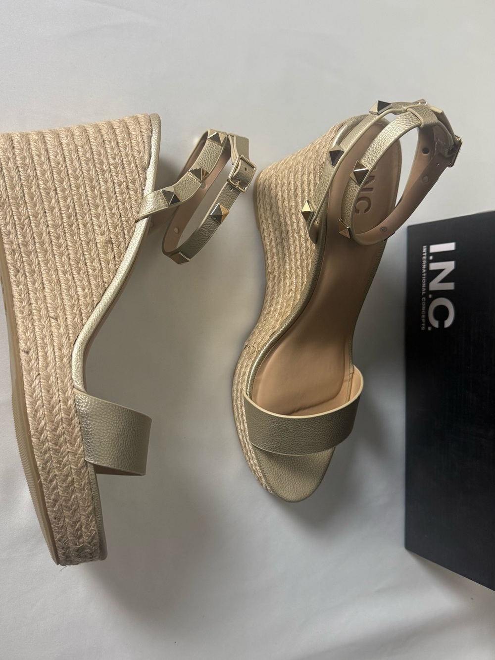 INC Gold Gladiator Wedge Sandals Size 11 – Chic & Statement Style 💛 - Picture 12 of 13